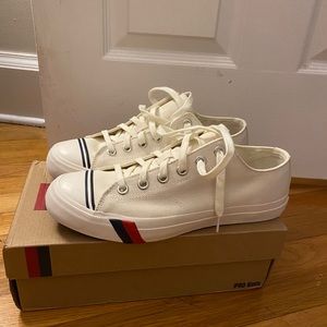 BRAND NEW - Keds Pro